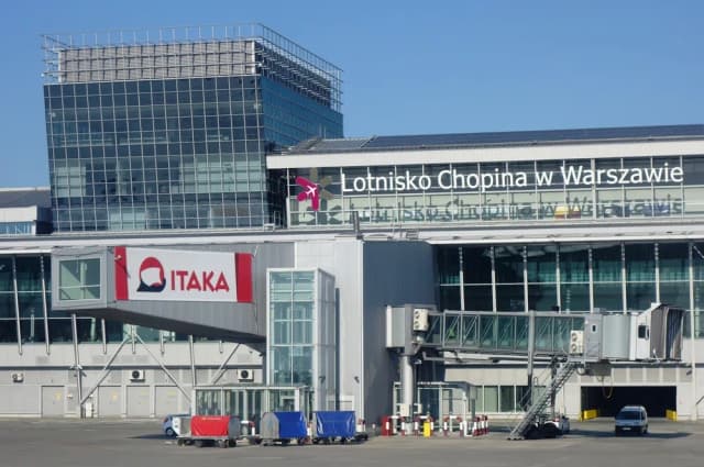 Jak dojechać do hotelu Airport Okęcie - najlepsze opcje transportu Jak dojechać do hotelu Airport Okęcie - najlepsze opcje transportu
