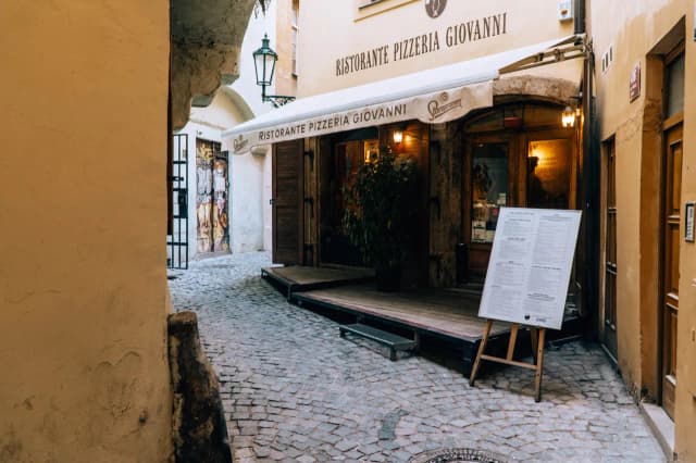 Gdzie zjeść w Pradze? Odkryj najlepsze restauracje i smaki Gdzie zjeść w Pradze? Odkryj najlepsze restauracje i smaki