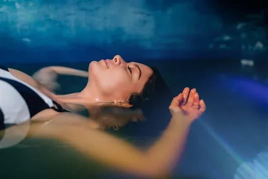 Jak spa float może zredukować stres i poprawić samopoczucie Jak spa float może zredukować stres i poprawić samopoczucie