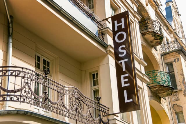 Czym się różni hotel od motelu? Kluczowe różnice, które musisz znać Czym się różni hotel od motelu? Kluczowe różnice, które musisz znać