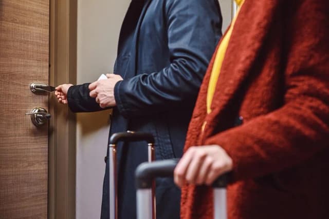 Czym się różni hotel od hostelu? Odkryj kluczowe różnice i wybierz mądrze Czym się różni hotel od hostelu? Odkryj kluczowe różnice i wybierz mądrze